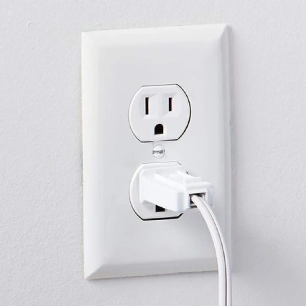 Leviton 1-Gang Duplex Outlet Wall Plate Cover, White